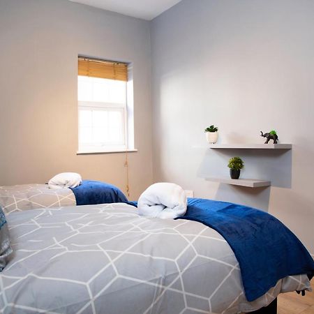 City Centre 2 Bed Flat Sleeps 3 For Work And Leisure With Free Wifi By Amazing Spaces Relocations Ltd وارينغتون المظهر الخارجي الصورة