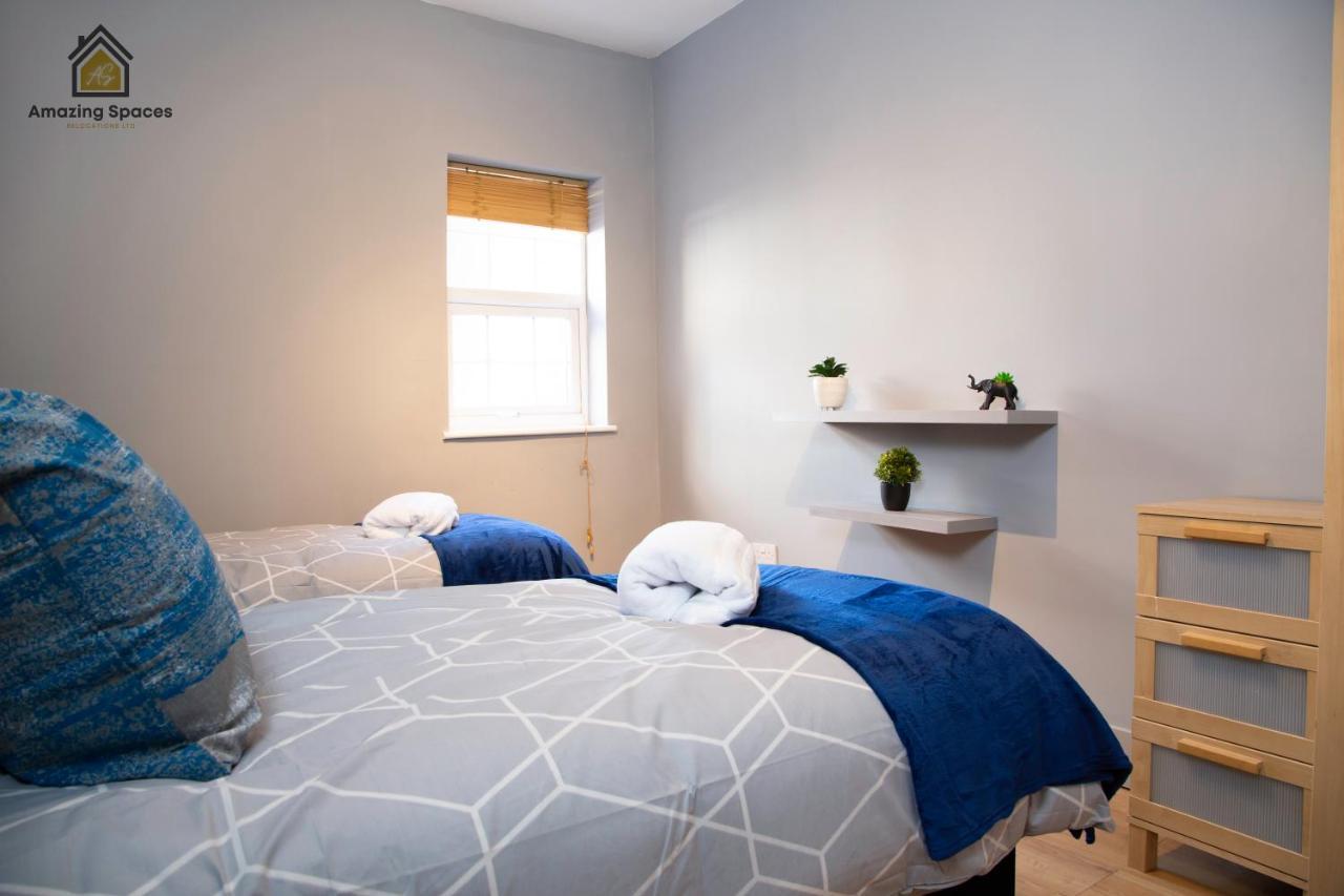 City Centre 2 Bed Flat Sleeps 3 For Work And Leisure With Free Wifi By Amazing Spaces Relocations Ltd وارينغتون المظهر الخارجي الصورة